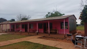 Gobernador promete entregar un aula a alumnos que hacen fogatas para estudiar en San Pedro