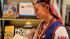 Estantería Ucraniana: un espacio de la riqueza literaria e histórica de Ucrania en Encarnación