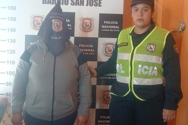 Fue detenida tras intentar robar canela, clavo de olor y lápices de Fortis