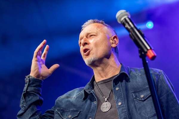 Fascismo: un cantante croata bate récords y vende 500.000 entradas para un concierto - Música - ABC Color