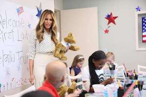 Melania Trump celebra el 4 de julio con los niños del Hospital Infantil en Washington - Gente - ABC Color