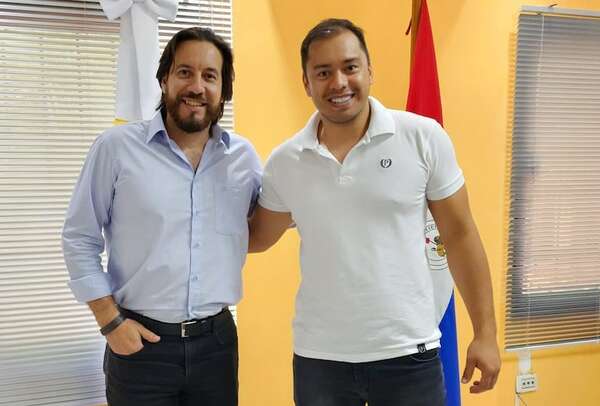 Velázquez acusa a Zacarías Irún de querer controlar intervención en CDE - Política - ABC Color