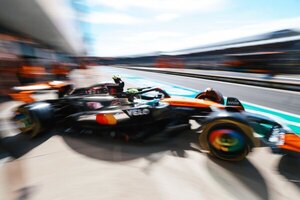 Versus / Escoltado por los Ferrari, Lando Norris marca el ritmo el viernes en Silverstone