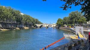 Un siglo después, parisinos y turistas podrán bañarse en el Sena