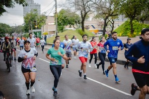 ueno bank acompañó con éxito la Corrida Dequení 2025 en su 40° aniversario