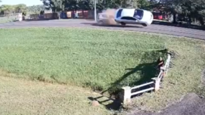 Video: Dos conductores sobreviven a violento choque de vehículos en Horqueta