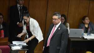 Designación de Leite a EEUU suma cuestionamientos, pero cartismo no da marcha atrás