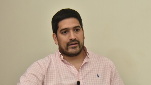 Mauri Espínola: “Dios, patria y fentanilo” es la frase que describe hoy al cartismo