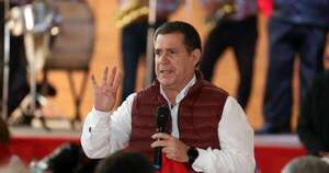 La Nación / Horacio Cartes celebra su cumpleaños con la dirigencia del Partido Colorado
