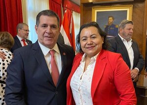 Saludan a Cartes en la ANR por su cumpleaños