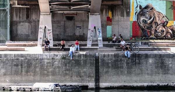 La Nación / Un siglo después se reabre el Sena para los bañistas en París