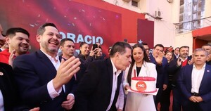 Arrancó el "operativo clamor" para Cartes: los colorados piden una reforma para que siga al frente del partido