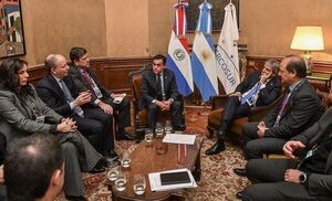 Paraguay y Argentina buscan destrabar conflicto por transbordo en la Hidrovía
