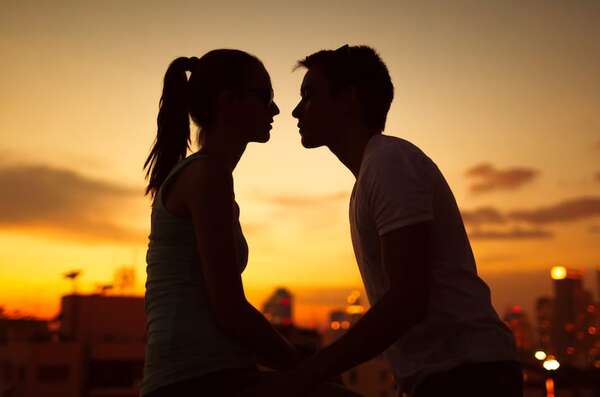 Día del Beso Robado: por qué el consentimiento también importa en el juego de la seducción - Sexualidad - ABC Color