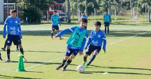 Nueva movilización de la Sub 16 | Asociación Paraguaya de Fútbol