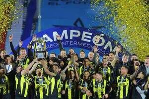 Peñarol conquista el Torneo Intermedio a expensas de Nacional  - Fútbol Internacional - ABC Color
