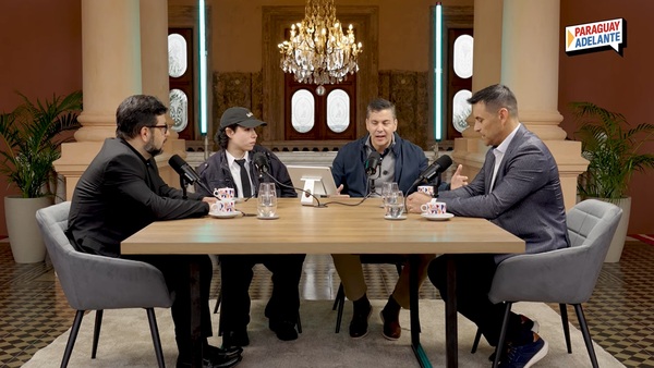 Santiago Peña insta a los paraguayos a soñar en su podcast