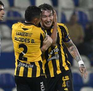 Flechazos al Gallo: Debut triunfal de Guaraní 3-1 sobre el 2 de Mayo - Fútbol - ABC Color