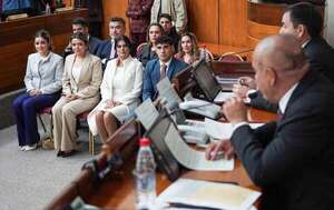 Bachi cae en desaciertos en su primer informe de gestión - Política - ABC Color