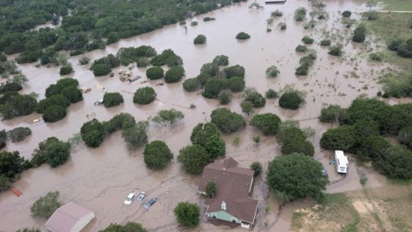 Más de 80 muertos y decenas de desaparecidos por inundaciones en Texas