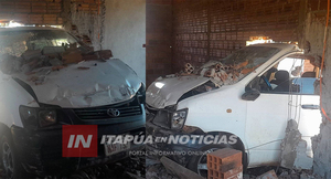FURGONETA SE INCRUSTÓ CONTRA UNA PARED EN EL DISTRITO DE JESÚS 