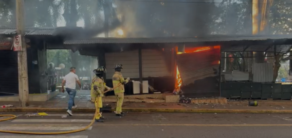 Casilla ardió en llamas en microcentro de CDE
