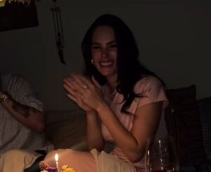 Stephi Stegman apaga sus 33 velitas a pura felicidad