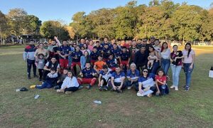 8 de Diciembre sigue en la puja por el título