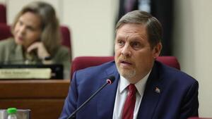 El cartismo reconsidera su postura sobre el cambio de huso horario
