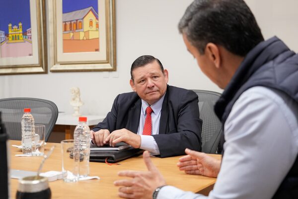 Gobierno apunta a un sistema coordinado para potenciar el bienestar rural, a partir de la entrega de títulos - .::Agencia IP::.