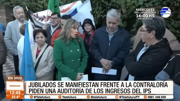 Jubilados del IPS se manifiestan frente a la Contraloría