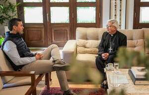 Cardenal dijo que habló con Peña sobre el papa León XIV y la pobreza - Política - ABC Color