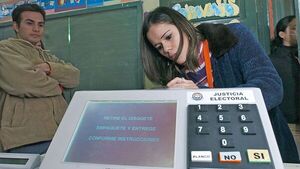 Sala Penal revoca medida cautelar y destraba licitación de máquinas de votación - El Observador
