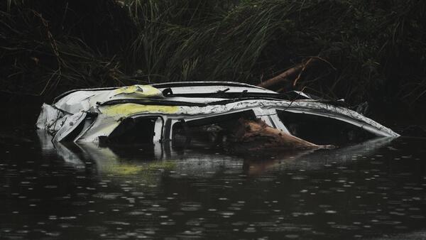 "Entré en pánico y recé": Testimonios de las inundaciones en Texas