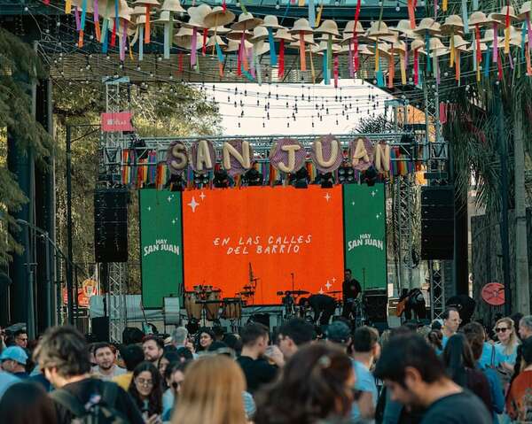 El San Juan del Barrio Mariscal hizo historia con más de 50 mil personas - Negocios - ABC Color