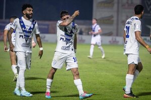 Versus / Ameliano se hace fuerte de local y arranca con el pie derecho el campeonato
