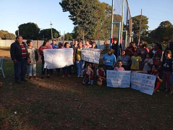 Vecinos de J. Augusto Saldívar denuncian el despojo de un espacio público - Nacionales - ABC Color