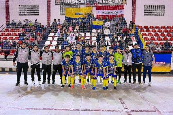 Fútbol de salón: Encarnación se consagra en C13 - Polideportivo - ABC Color