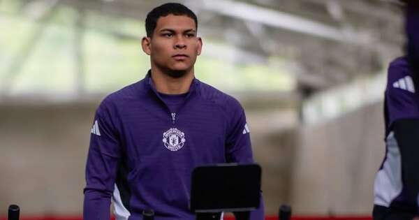 La Nación / Diego León realizó primer entrenamiento con el Manchester