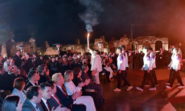 La llama panamericana inició su recorrido en un acto histórico en nuestro país en Santísima Trinidad - OviedoPress