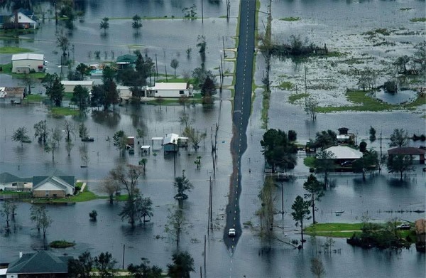 Inundaciones mortales en Texas: al menos 27 niñas y personal fallecidos en Camp Mystic
