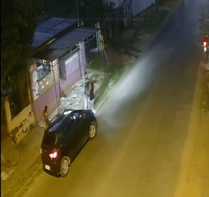Motociclista «noqueó» a acompañante de automovilista durante discusión de tránsito