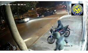Motochorros asaltan a “domicilio” a un peluquero •