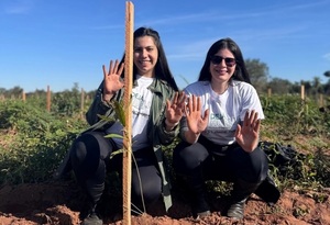 Dejá tu huella: Coca-Cola Paresa y A Todo Pulmón plantan 5.000 árboles por un Paraguay más verde