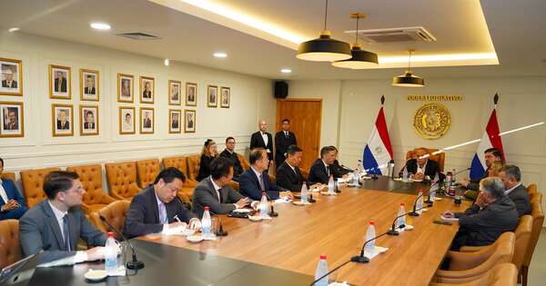 La Nación / Senadores recibieron a expertos de Taiwán en inteligencia artificial