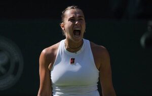 Versus / Sabalenka sufre para llegar por tercera vez a unas semifinales en Wimbledon