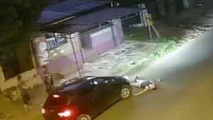 Roce entre auto y motocicleta deriva en una brutal agresión en Reducto