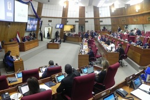 Diputados proponen cárcel para quienes usurpen cuentas en redes sociales - ADN Digital