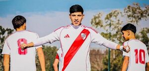 Versus / Desde Paraguay tentaron a una "joya" del fútbol argentino