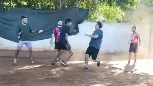 Video: La violencia embarra una vez más un partido de piki vóley